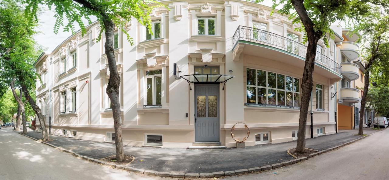 Artist Hotel 苏博蒂察 外观 照片