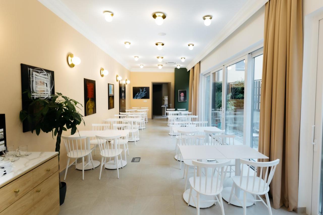 Artist Hotel 苏博蒂察 外观 照片